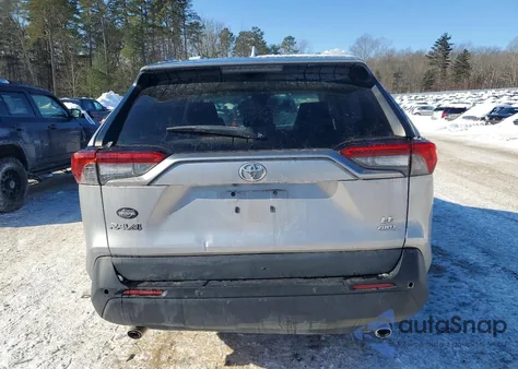 2021 Toyota Rav4 Le z USA, uszkodzony, nr VIN 2T3G1RFV5MC192859